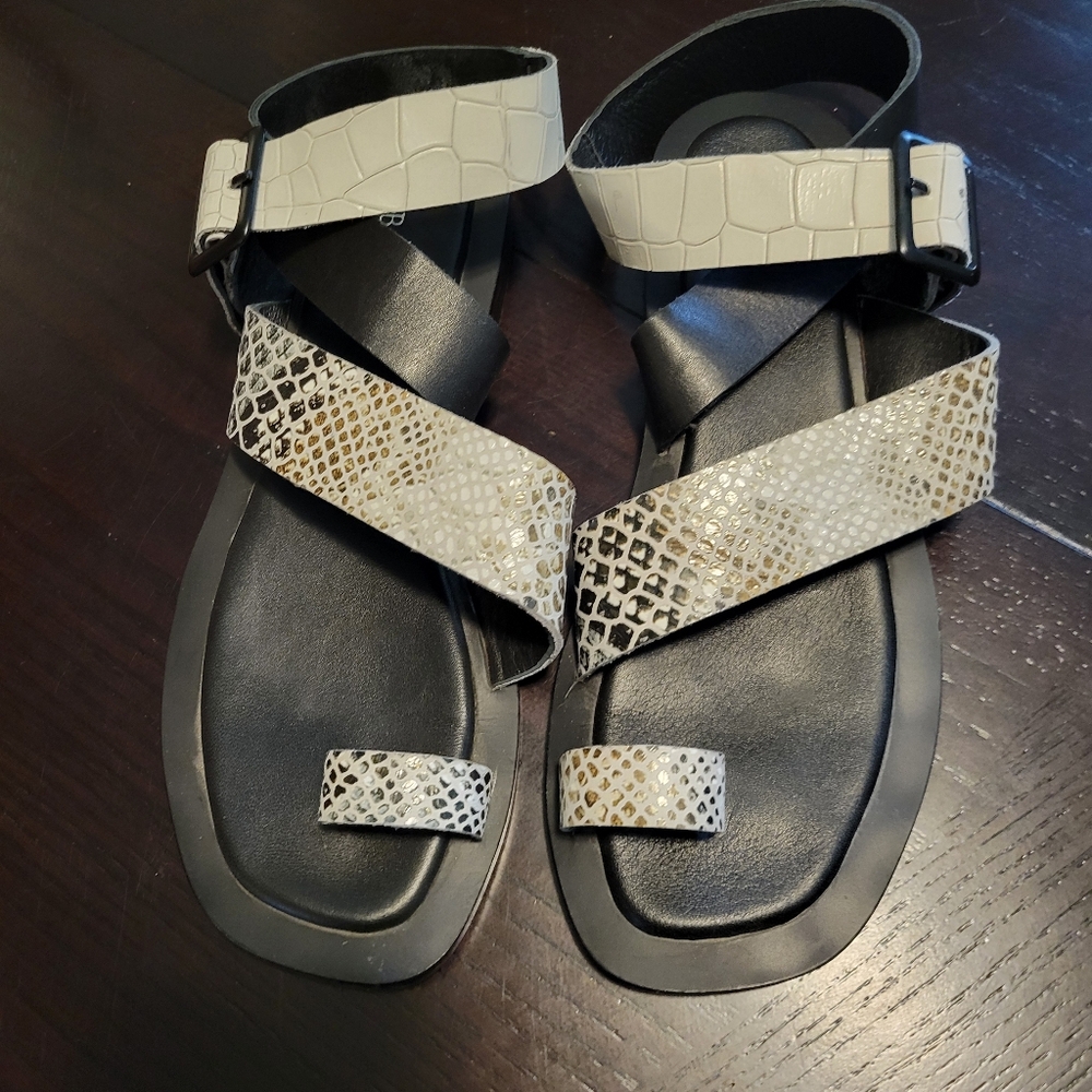 Women's sandles, Diba true